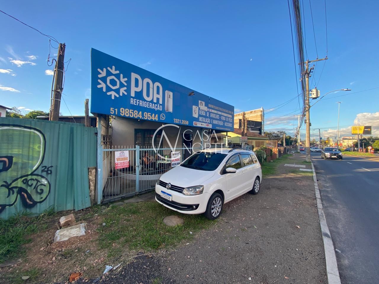 Terreno Comercial à venda  com 583m², Avenida Edgar Pires de Castro no bairro Hípica em Porto Alegre