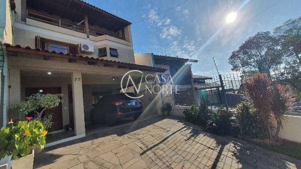 Casa à venda com 3 quartos, 200m², 1 suíte, 4 vagas, Rua Torre de Pedra no bairro Espírito Santo em Porto Alegre