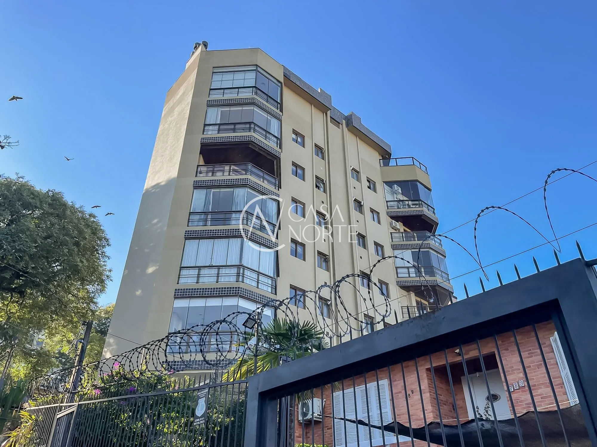 Cobertura à venda com 3 quartos, 157m², 2 suítes, 2 vagas, Rua Doutor Barcelos no bairro Tristeza em Porto Alegre