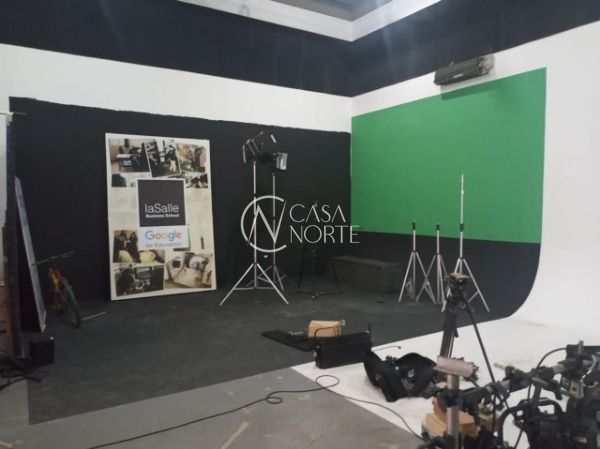 Prédio Comercial à venda  com 700m², Rua Doutor Pereira Neto no bairro Tristeza em Porto Alegre