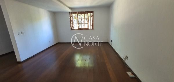 Casa à venda com 4 quartos, 160m², 2 suítes, 4 vagas, Rua Alvaro Pedro da Rosa no bairro Aberta dos Morros em Porto Alegre