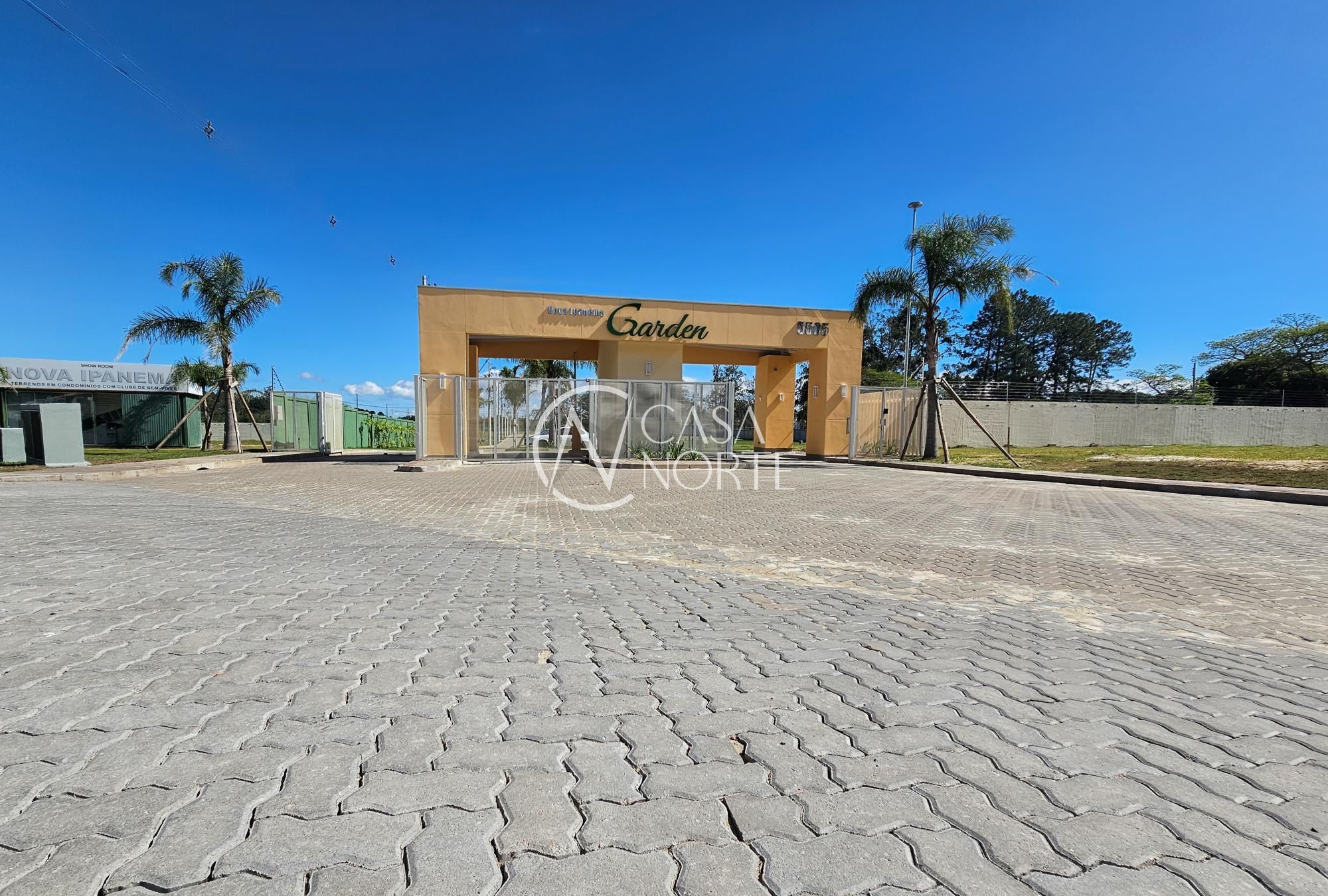 Terreno à venda  com 189m², Avenida Juca Batista no bairro Hípica em Porto Alegre