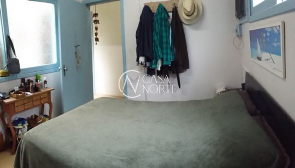 Casa à venda com 3 quartos, 220m², 2 vagas, Estrada Aracaju no bairro Vila Nova em Porto Alegre