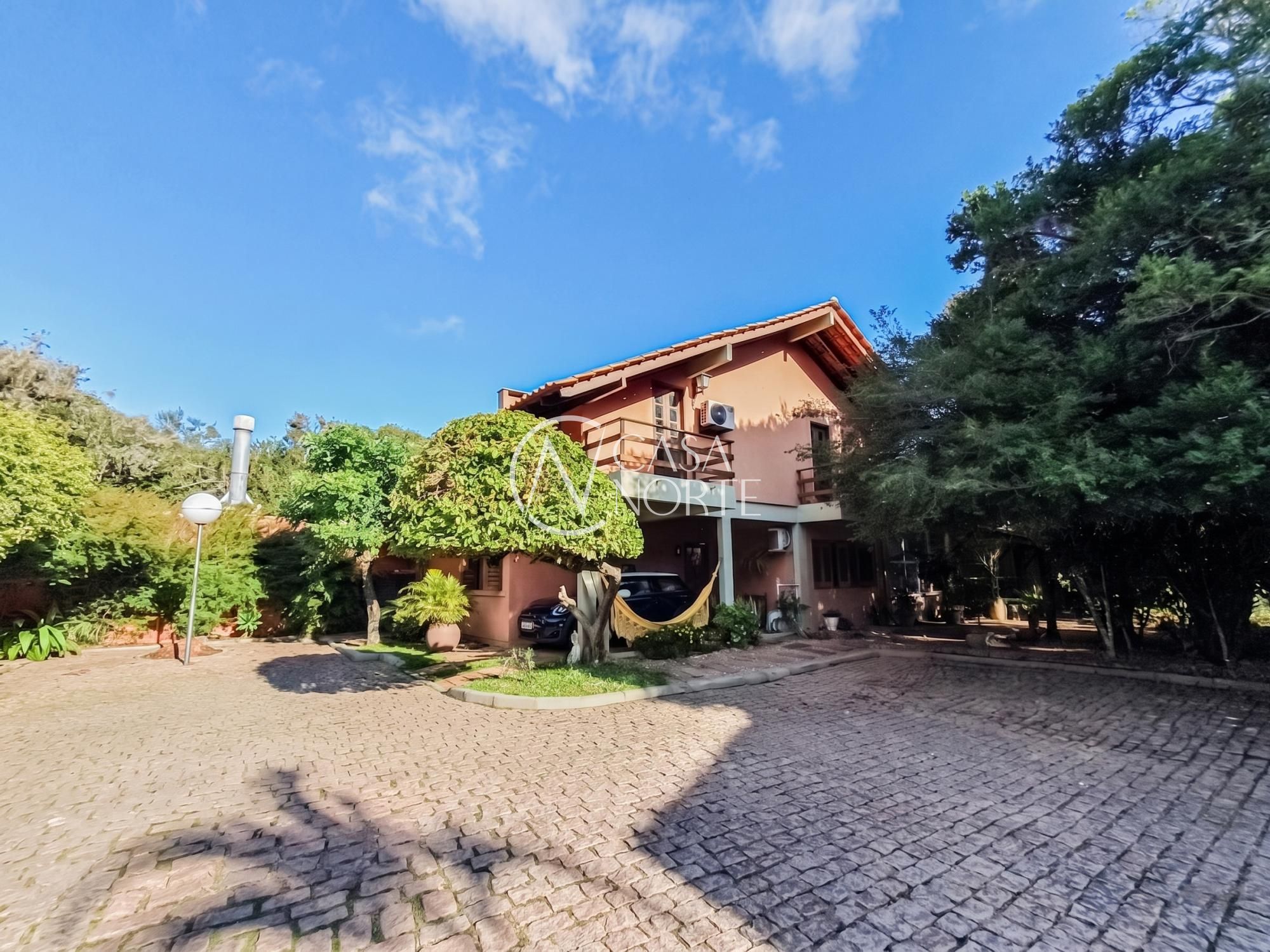 Casa de Condomínio à venda com 3 quartos, 188m², 1 suíte, 3 vagas, Rua Ladislau Neto no bairro Ipanema em Porto Alegre