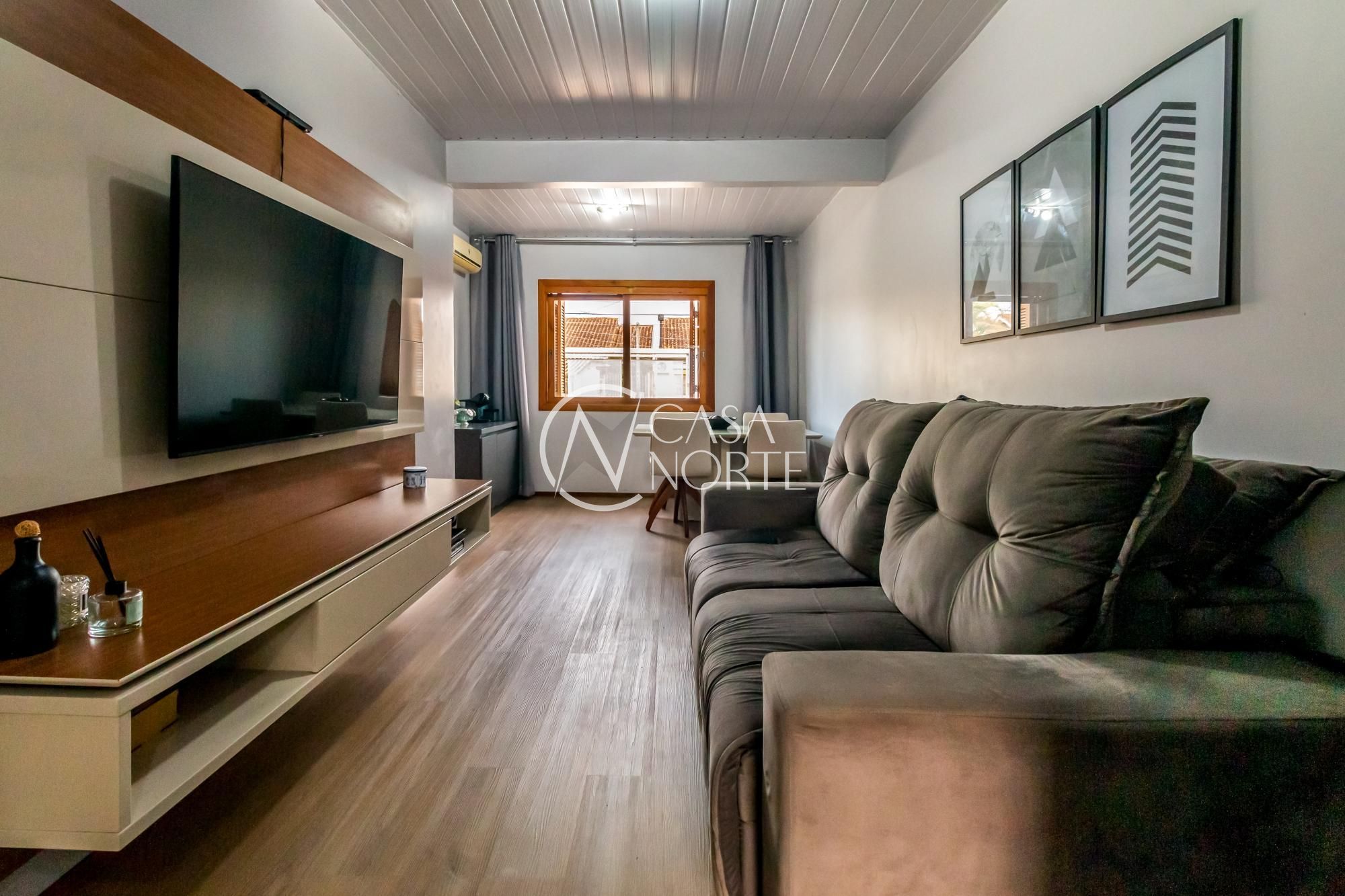Casa à venda com 3 quartos, 53m², 2 vagas, Rua José Carlos Bohne no bairro Hípica em Porto Alegre