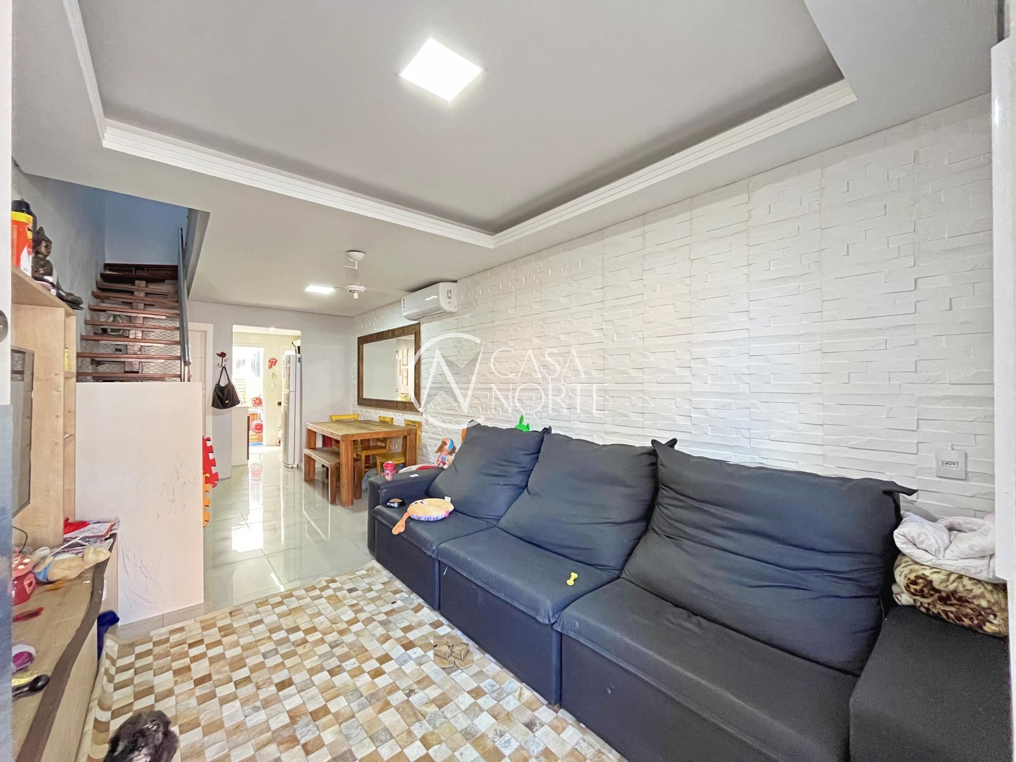 Casa à venda com 2 quartos, 82m², 2 suítes, 1 vaga, Rua Zuzu Angel no bairro Hípica em Porto Alegre