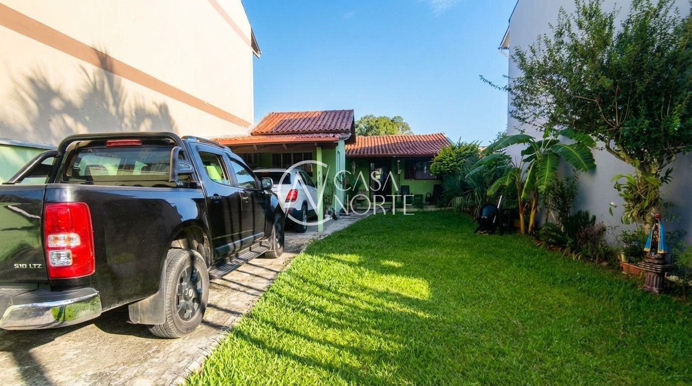 Casa à venda com 2 quartos, 275m², 1 suíte, 3 vagas, Rua Jaime Bocacio no bairro Aberta dos Morros em Porto Alegre
