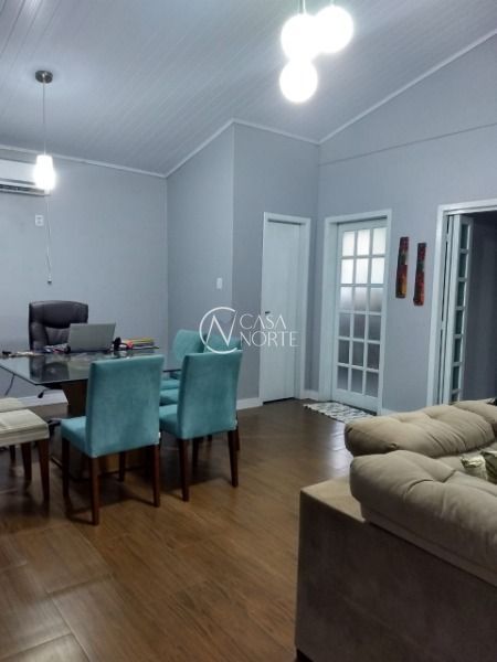 Casa à venda com 3 quartos, 150m², 4 vagas, Beco Arthur no bairro Boa Vista do Sul em Porto Alegre