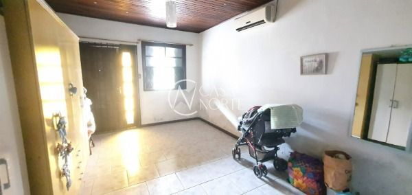 Casa à venda com 2 quartos, 110m², 3 vagas, Avenida do Lami no bairro Belém Novo em Porto Alegre