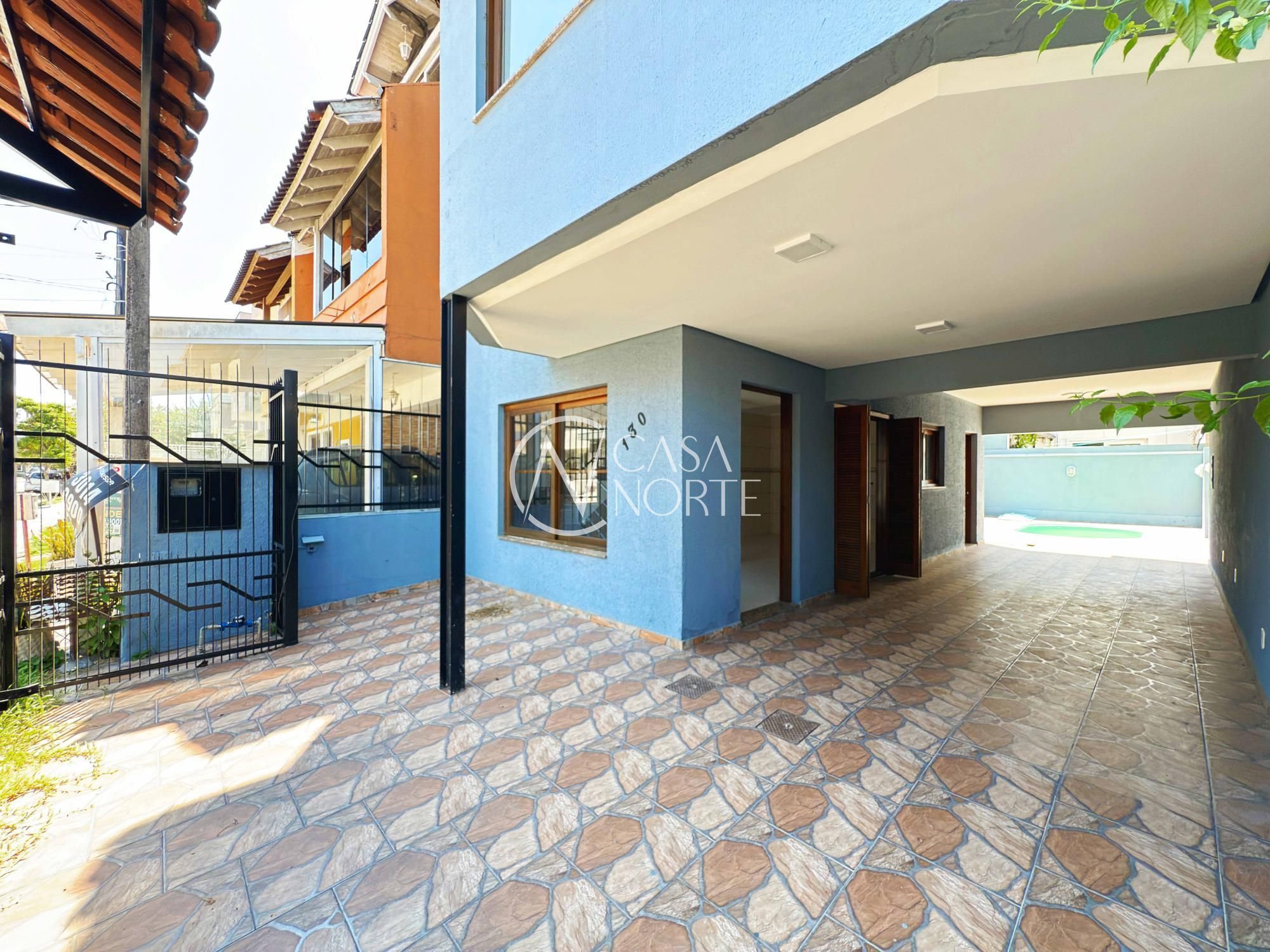 Casa à venda com 2 quartos, 208m², 2 suítes, 3 vagas, Rua Guatambu no bairro Hípica em Porto Alegre