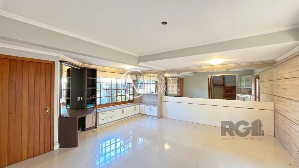 Casa à venda com 3 quartos, 186m², 1 suíte, 2 vagas, Rua Luiz Delfino no bairro Espírito Santo em Porto Alegre