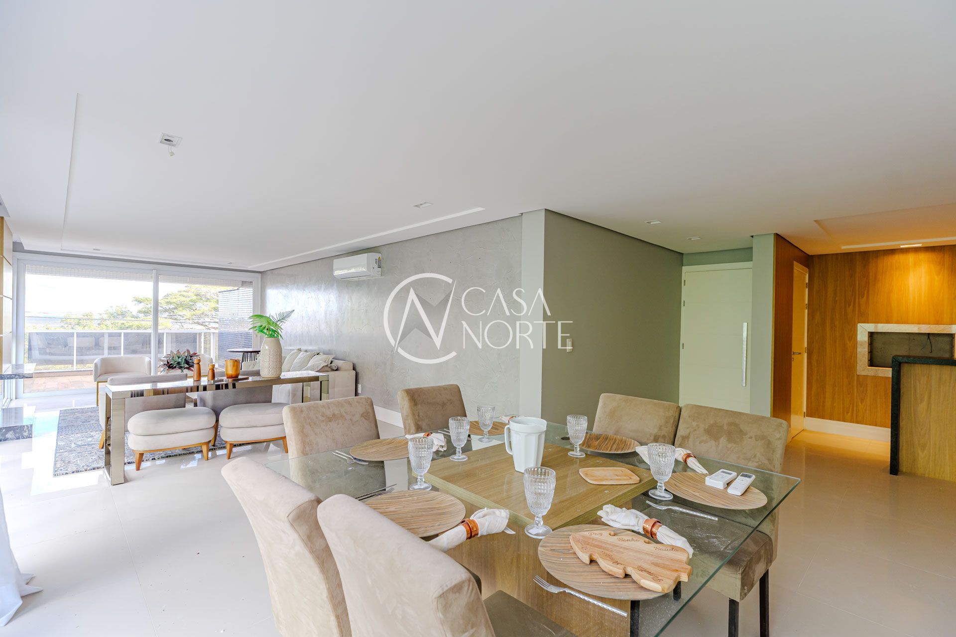 Apartamento à venda com 3 quartos, 190m², 3 suítes, 4 vagas, Rua Doutor Possidônio Cunha no bairro Vila Assunção em Porto Alegre