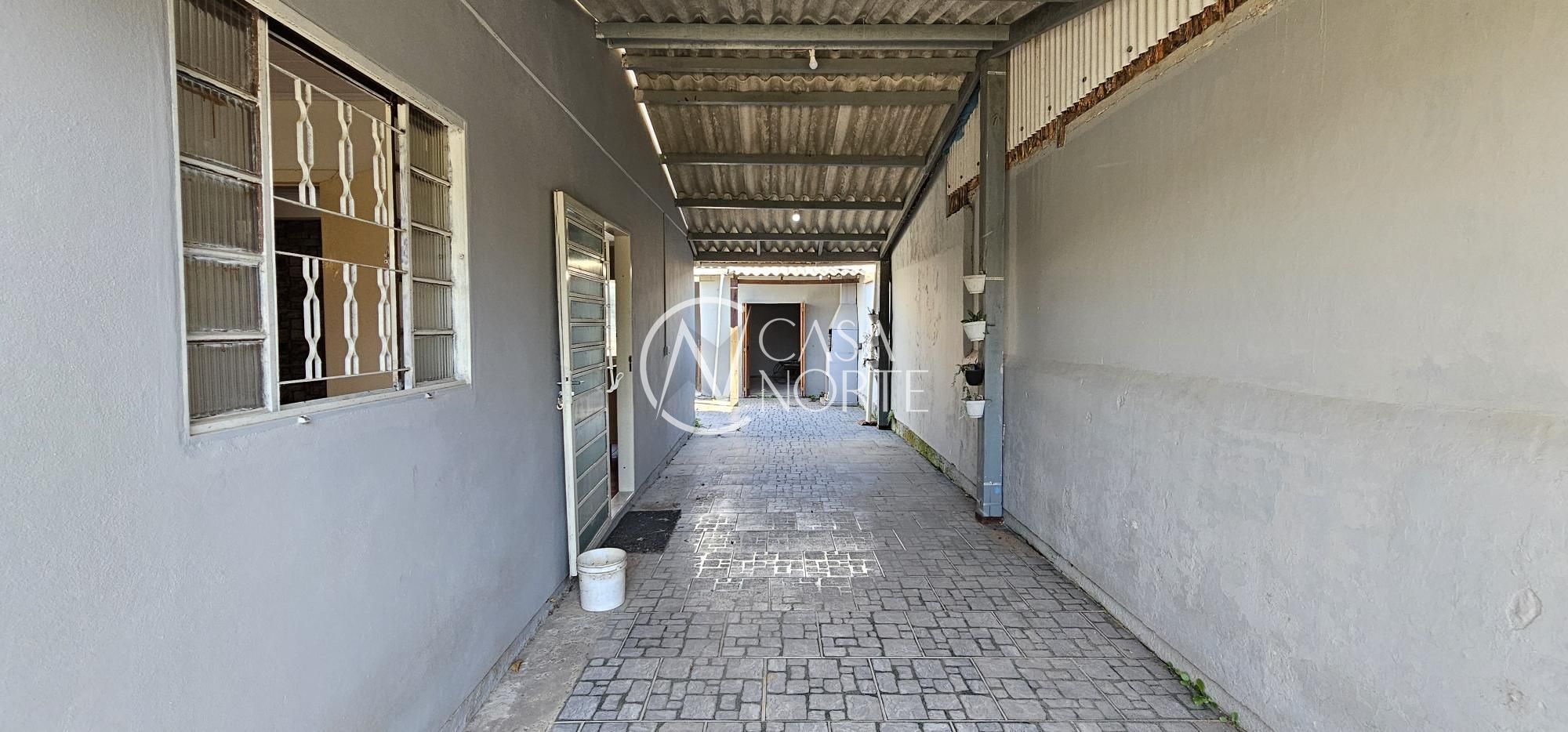 Casa à venda com 2 quartos, 100m², 3 vagas, Rua Albertina Paz no bairro Restinga em Porto Alegre