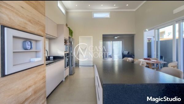 Casa à venda com 3 quartos, 127m², 1 suíte, 3 vagas, Rua Embira no bairro Hípica em Porto Alegre