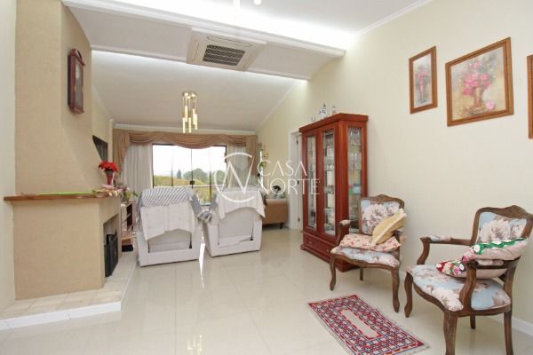 Casa à venda com 3 quartos, 300m², 1 suíte, 2 vagas, Rua Tenente-Coronel Mário Doernte no bairro Ipanema em Porto Alegre