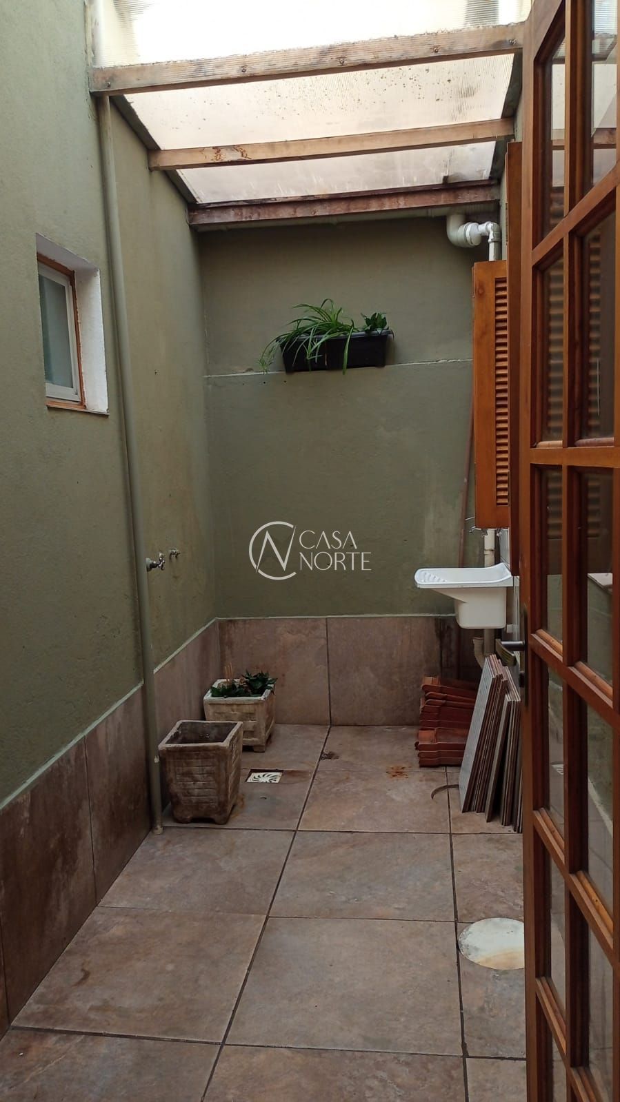Casa à venda com 2 quartos, 69m², 1 vaga, Rua Sylvio Mottola no bairro Hípica em Porto Alegre