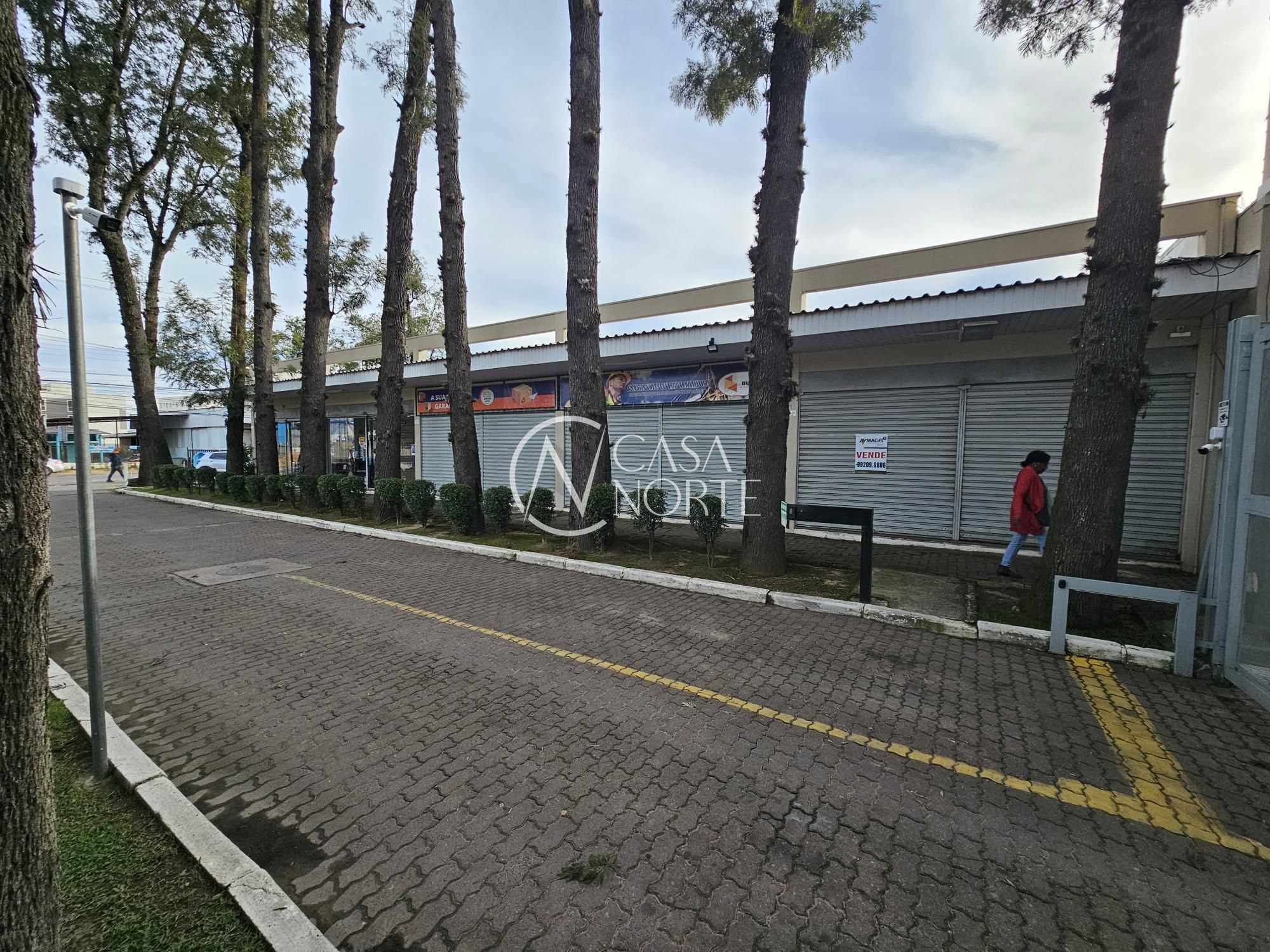 Loja à venda com 1 quarto, 39m², Avenida Edgar Pires de Castro no bairro Hípica em Porto Alegre