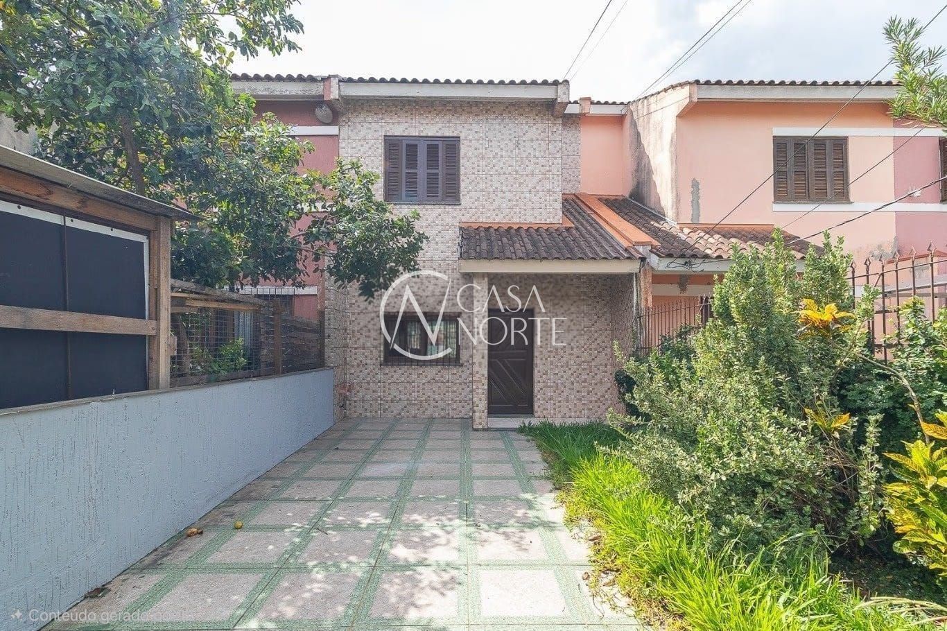 Casa à venda com 2 quartos, 85m², 1 vaga, Rua Padre Valerio Alberton no bairro Hípica em Porto Alegre