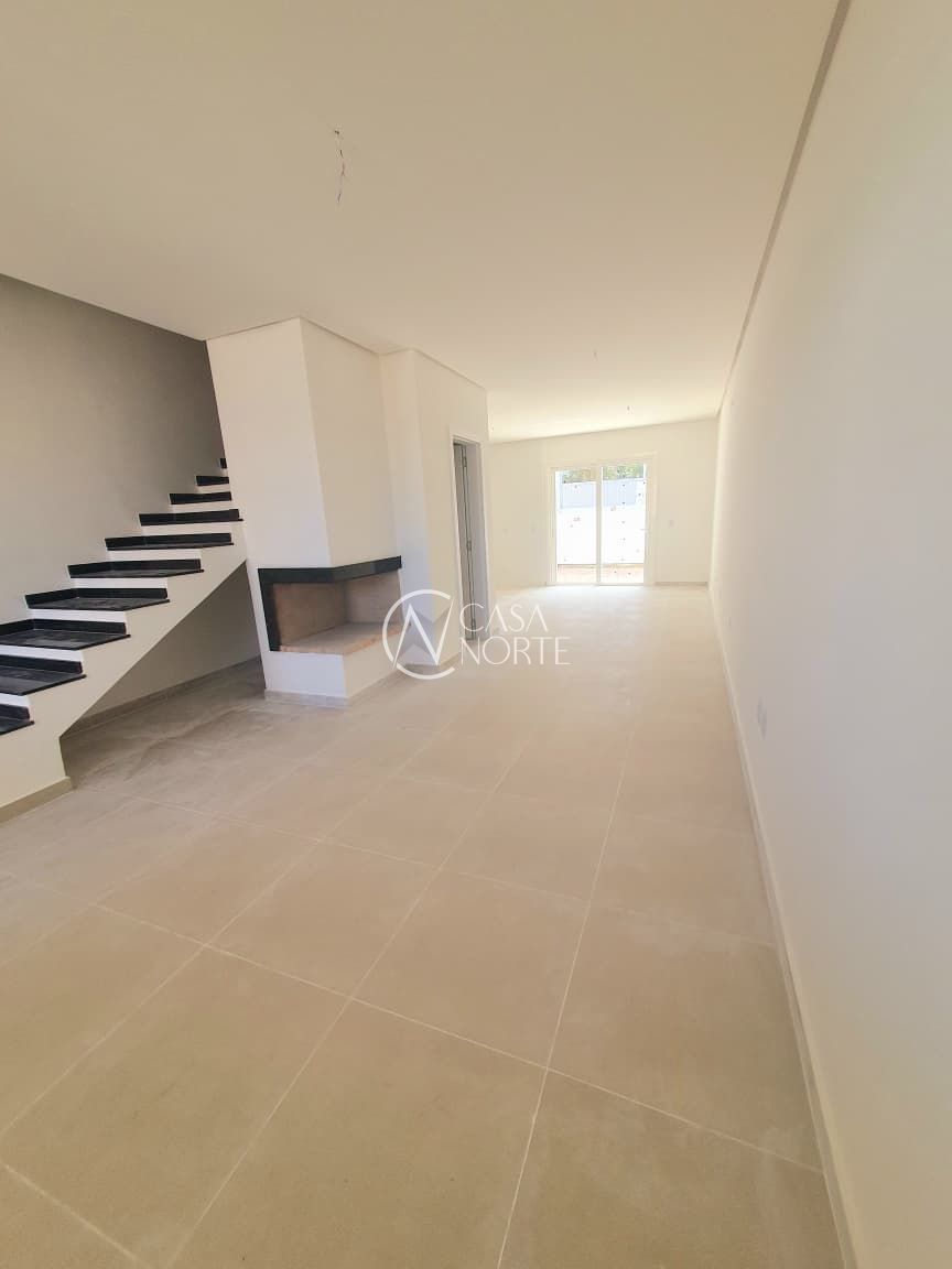 Casa à venda com 3 quartos, 125m², 1 suíte, 2 vagas, Rua Embira no bairro Hípica em Porto Alegre