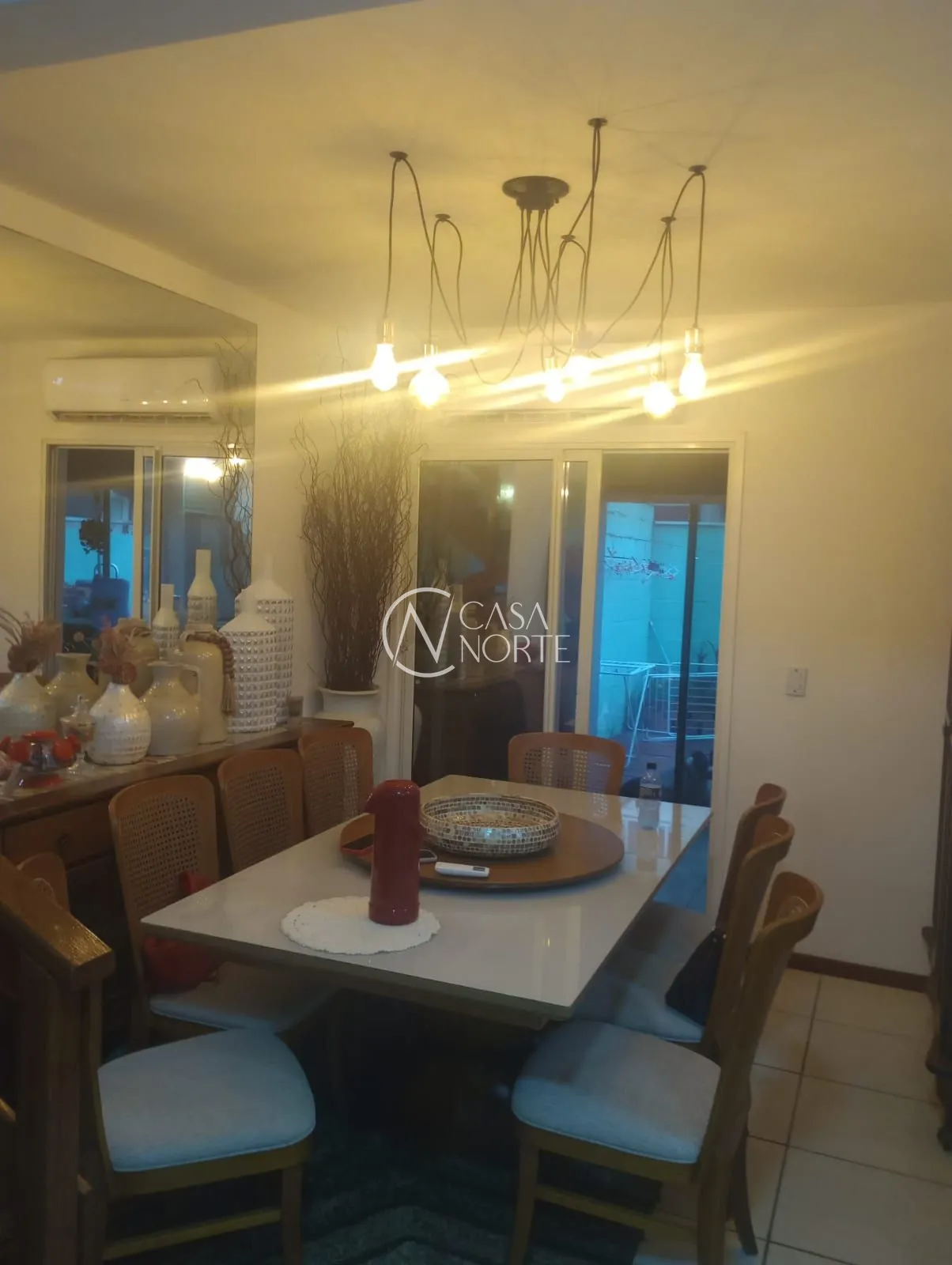 Casa de Condomínio à venda com 3 quartos, 145m², 1 suíte, 2 vagas, Avenida Edgar Pires de Castro no bairro Hípica em Porto Alegre