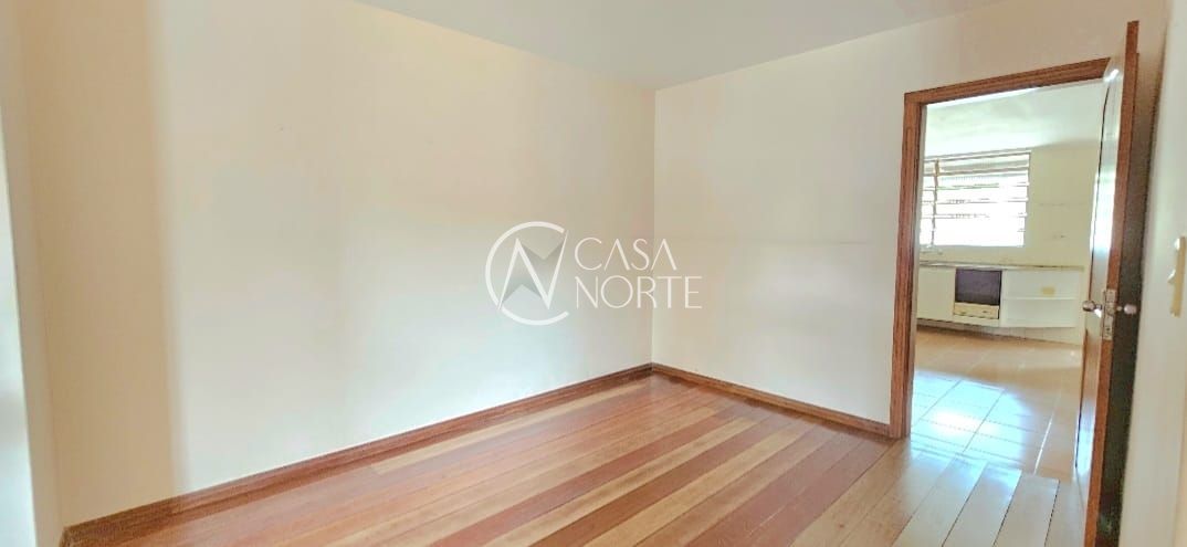 Casa à venda com 3 quartos, 175m², 1 suíte, 5 vagas, Rua Adão Pinheiro da Silva no bairro Ipanema em Porto Alegre