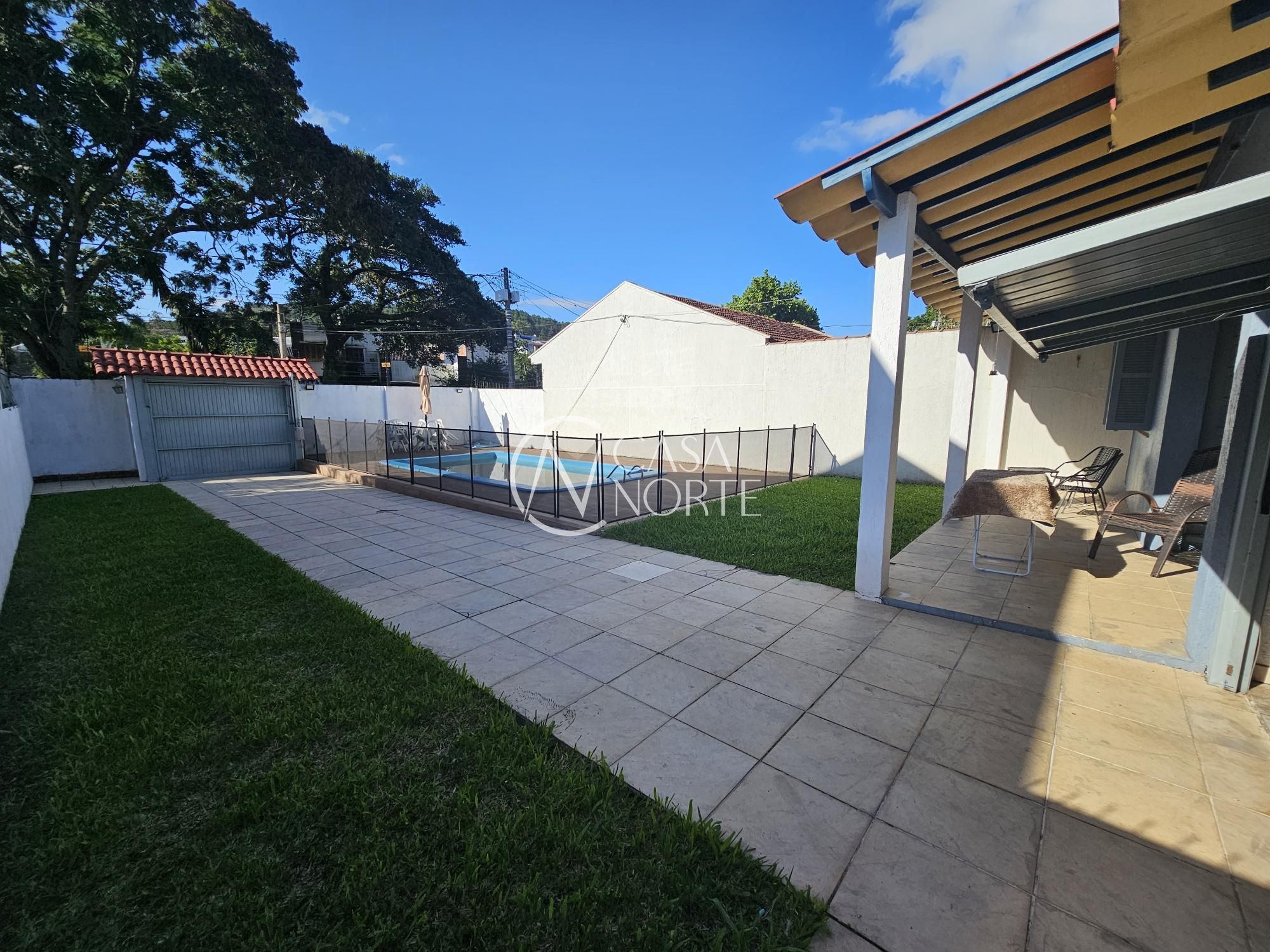 Casa à venda com 3 quartos, 135m², 4 vagas, Rua Ernesto Porfírio dos Reis no bairro Aberta dos Morros em Porto Alegre