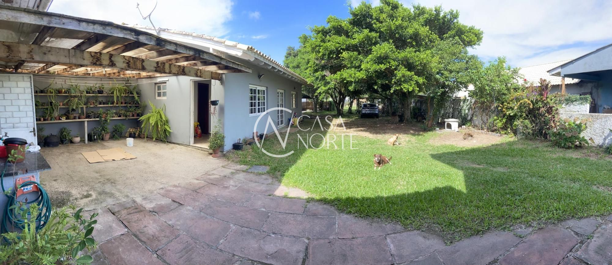 Casa à venda com 4 quartos, 216m², 3 vagas, Estrada do Varejão no bairro Lami em Porto Alegre