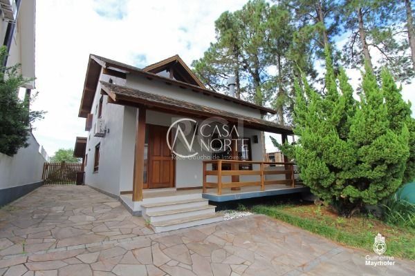 Casa de Condomínio à venda com 3 quartos, 178m², 3 suítes, 4 vagas, Avenida Edgar Pires de Castro no bairro Hípica em Porto Alegre