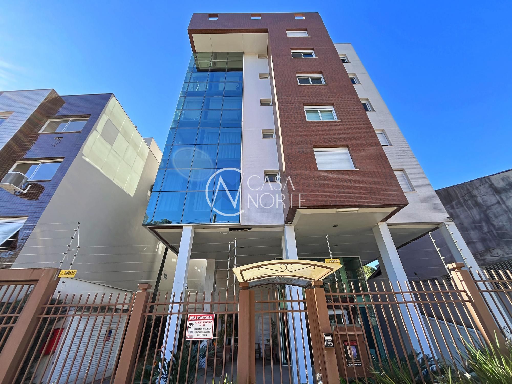 Apartamento à venda com 3 quartos, 102m², 1 suíte, 2 vagas, Rua Miguel Couto no bairro Menino Deus em Porto Alegre
