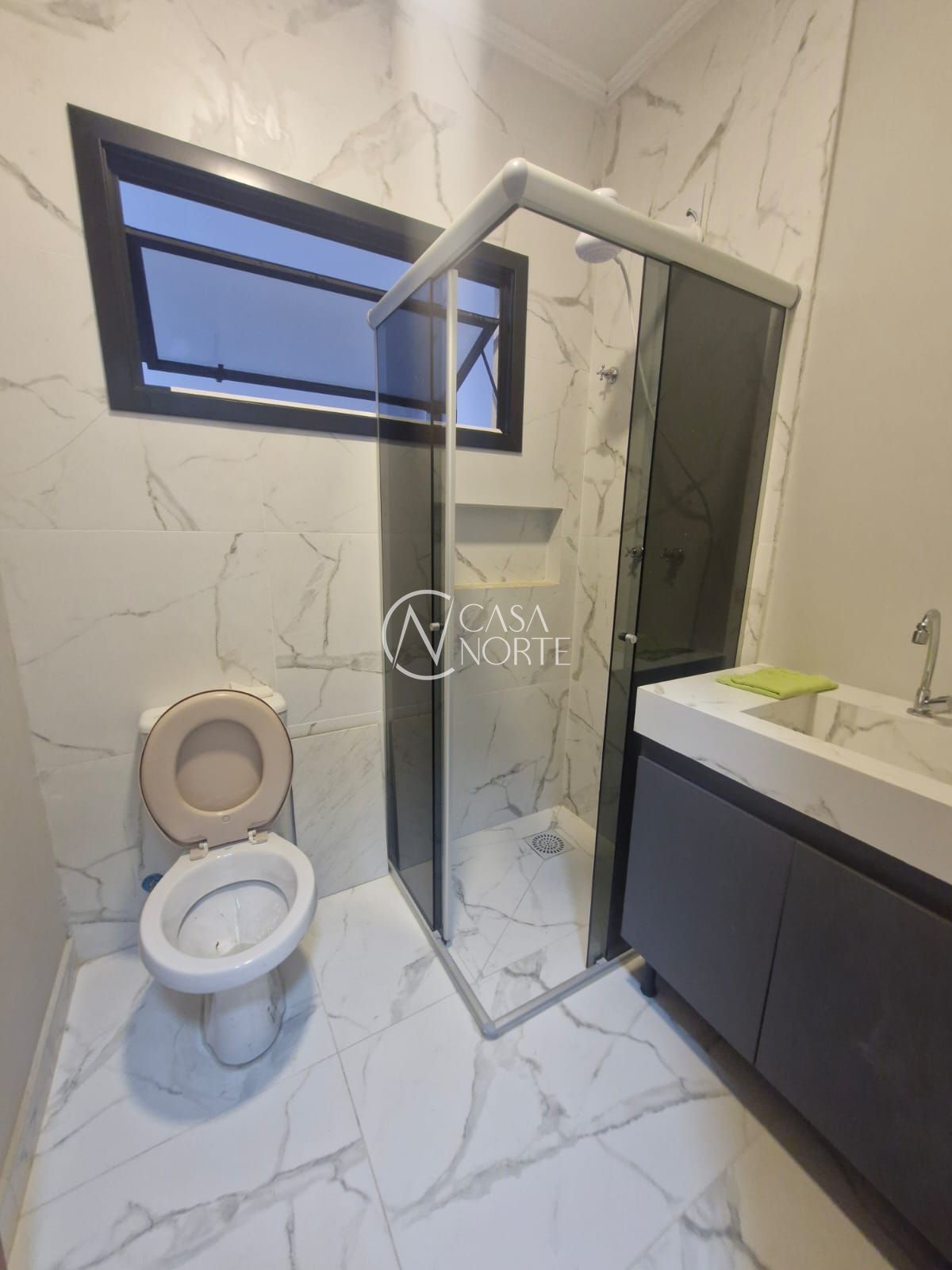 Casa à venda com 3 quartos, 79m², 1 suíte, 2 vagas, Rua Zuzu Angel no bairro Hípica em Porto Alegre