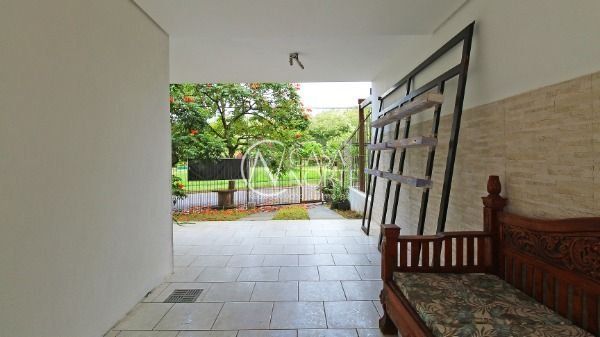 Casa à venda com 3 quartos, 177m², 1 suíte, 2 vagas, Rua Canisio Binsfeld no bairro Hípica em Porto Alegre