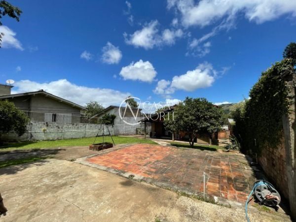 Casa à venda com 2 quartos, 104m², 1 suíte, 6 vagas, Estrada Júlio Antônio Pereira no bairro Hípica em Porto Alegre