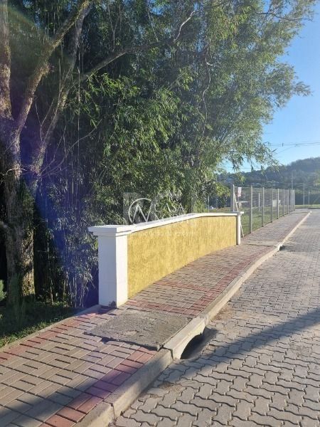 Terreno à venda  com 132m², Estrada Jorge Pereira Nunes no bairro Campo Novo em Porto Alegre