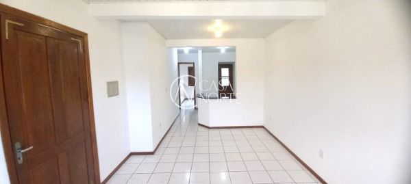 Casa à venda com 3 quartos, 58m², 2 vagas, Rua Doutor Raphael Loro no bairro Hípica em Porto Alegre