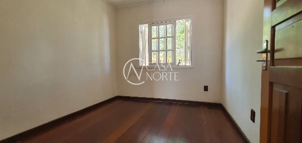 Casa à venda com 4 quartos, 160m², 2 suítes, 4 vagas, Rua Alvaro Pedro da Rosa no bairro Aberta dos Morros em Porto Alegre