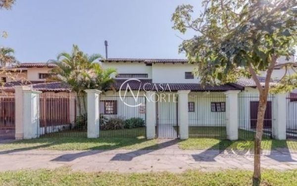 Casa à venda com 4 quartos, 600m², 2 suítes, 2 vagas, Rua Adao Pinheiro da Silva no bairro Aberta dos Morros em Porto Alegre