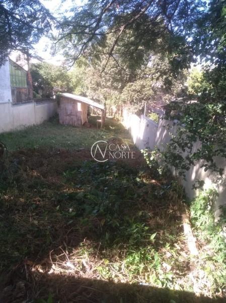 Terreno à venda  com 388m², Rua dos Coqueiros no bairro Espírito Santo em Porto Alegre