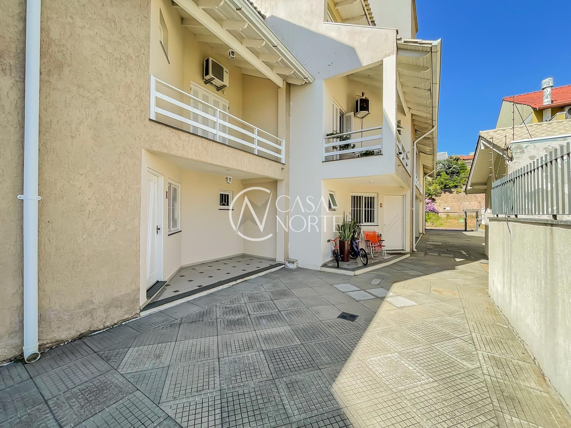 Casa de Condomínio à venda com 3 quartos, 145m², 1 suíte, 2 vagas, Rua Cícero Viana no bairro Aberta dos Morros em Porto Alegre