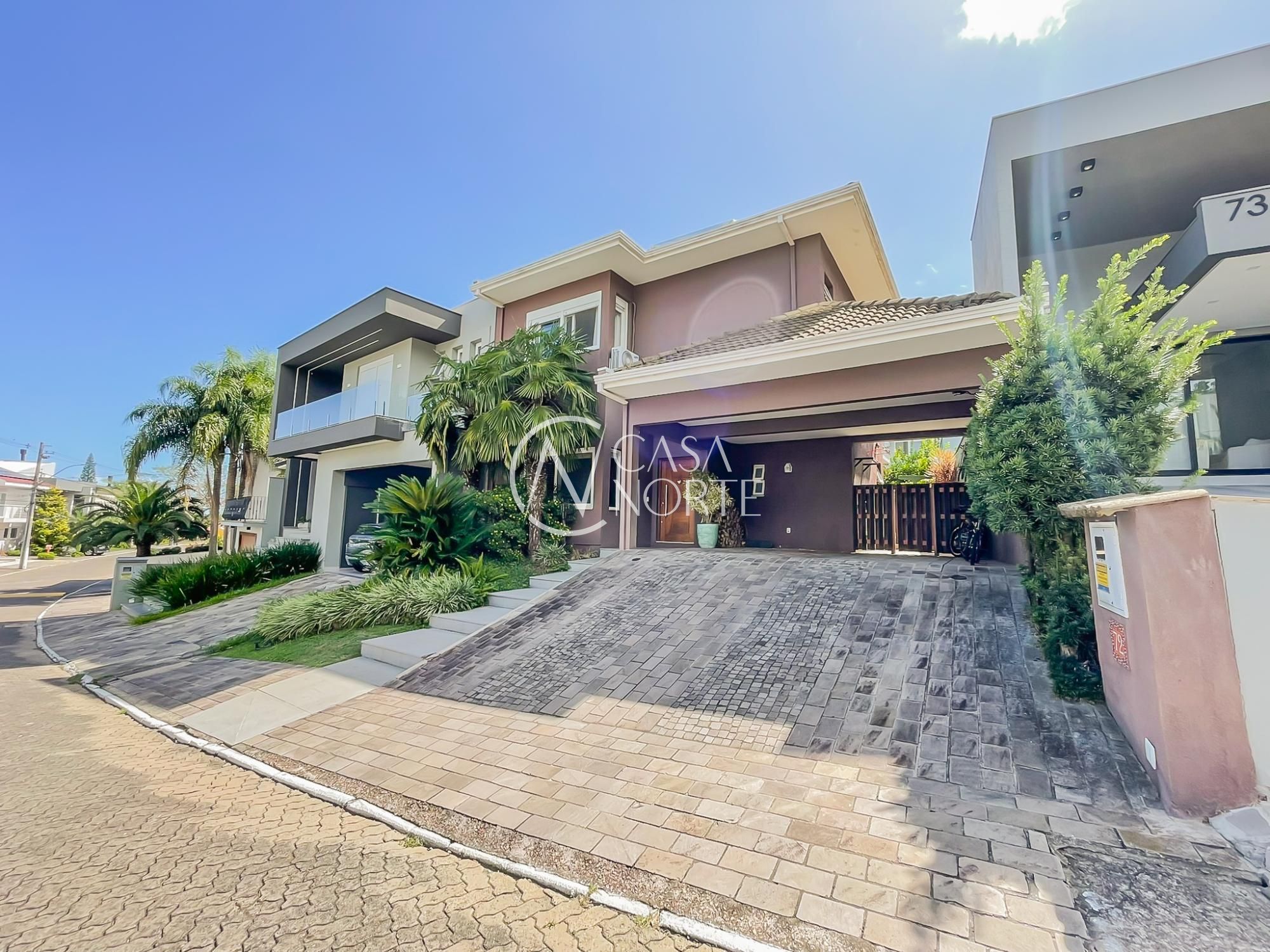 Casa de Condomínio à venda com 3 quartos, 202m², 1 suíte, 2 vagas, Rua Francisco Solano Borges no bairro Hípica em Porto Alegre