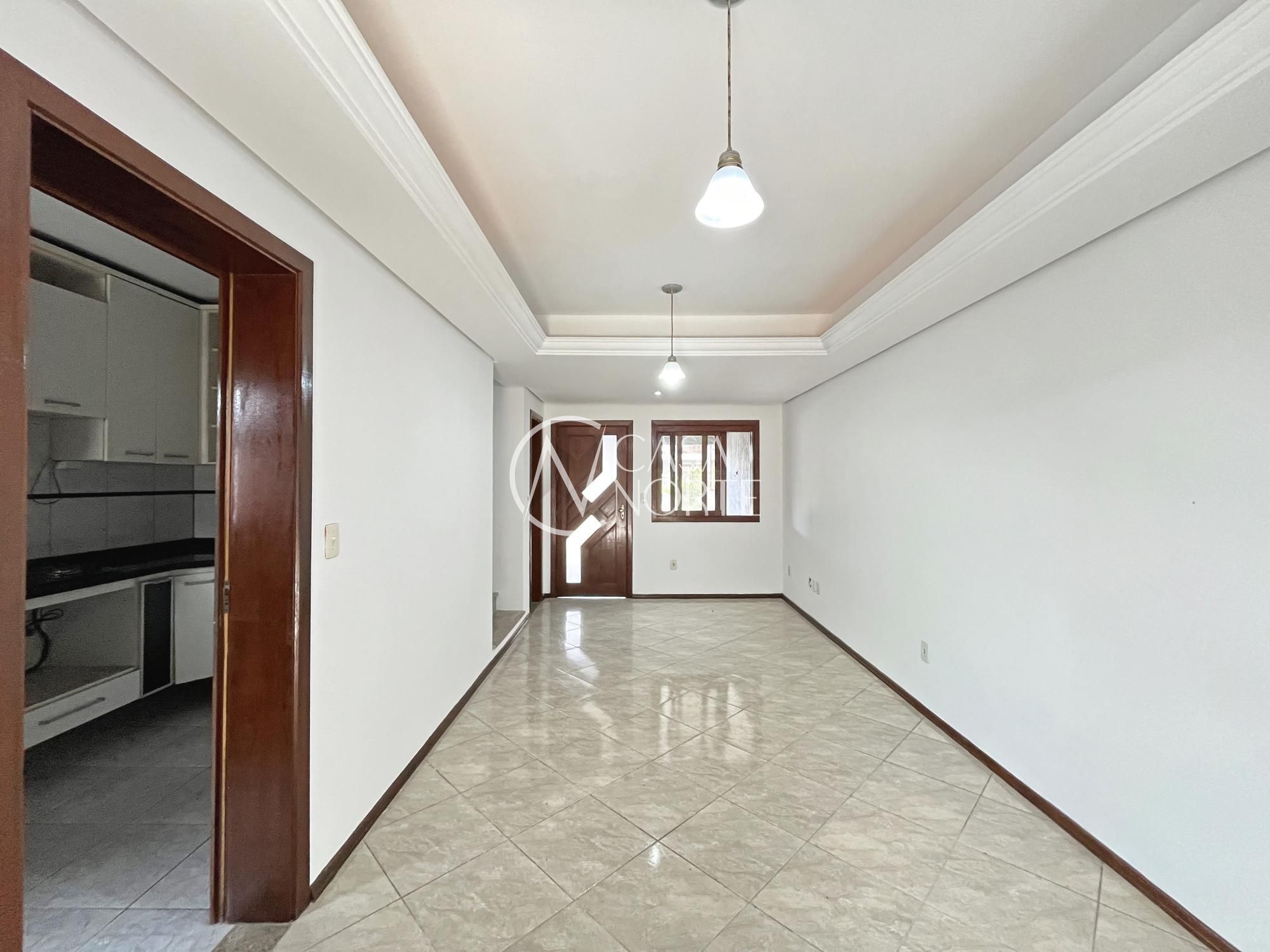 Casa à venda com 3 quartos, 168m², 1 suíte, 2 vagas, Rua Guatambu no bairro Hípica em Porto Alegre