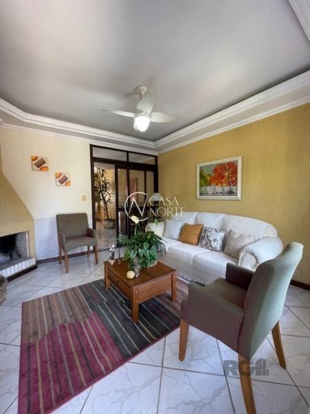 Casa à venda com 3 quartos, 131m², 3 suítes, 1 vaga, Rua Constantino Fernando Onorato Bottin no bairro Hípica em Porto Alegre