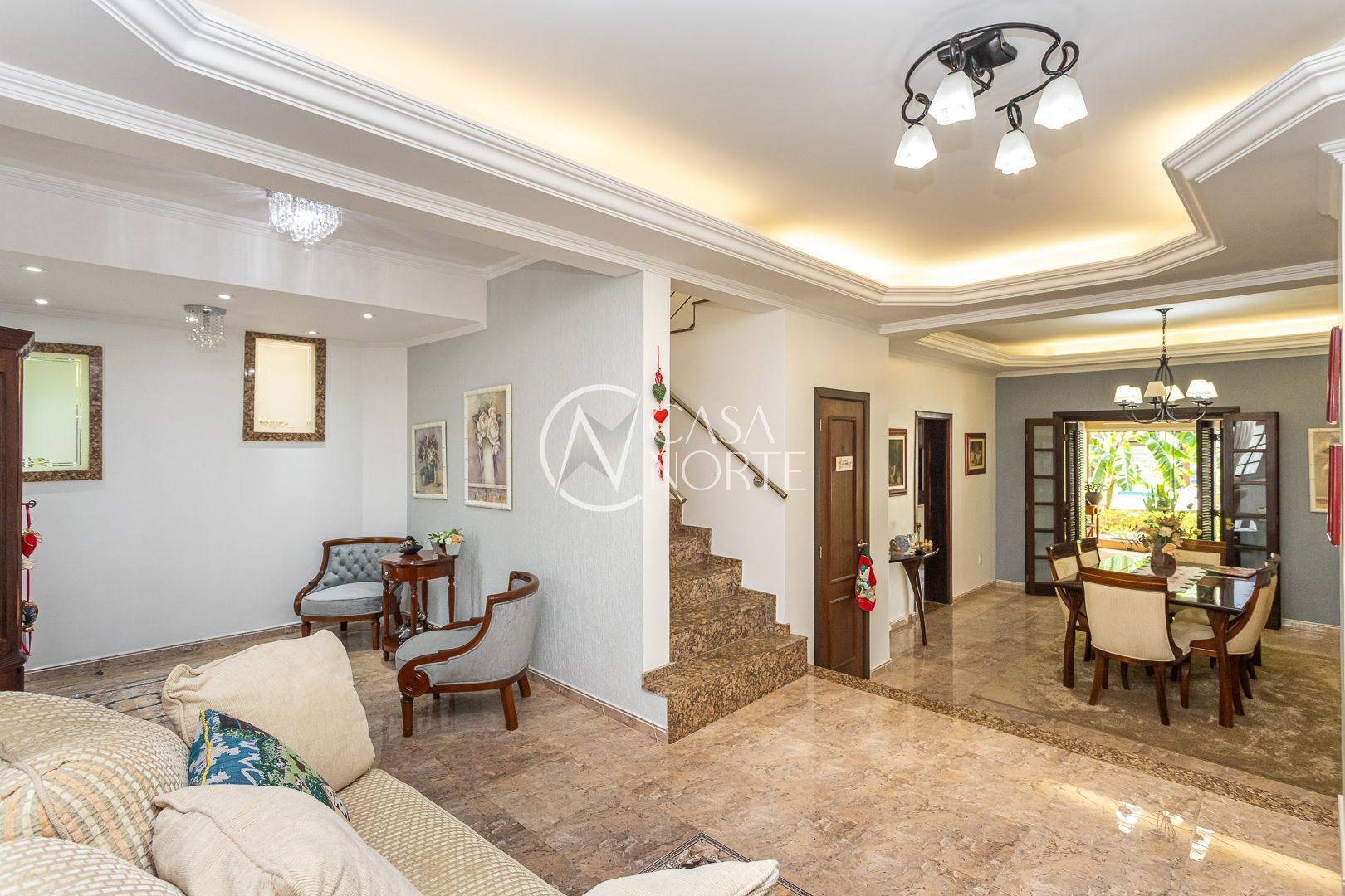 Casa à venda com 4 quartos, 272m², 2 suítes, 4 vagas, Avenida Flamengo no bairro Ipanema em Porto Alegre