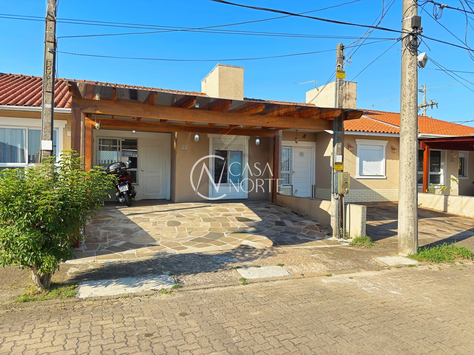 Casa de Condomínio à venda com 2 quartos, 52m², 2 vagas, Rua Embira no bairro Hípica em Porto Alegre