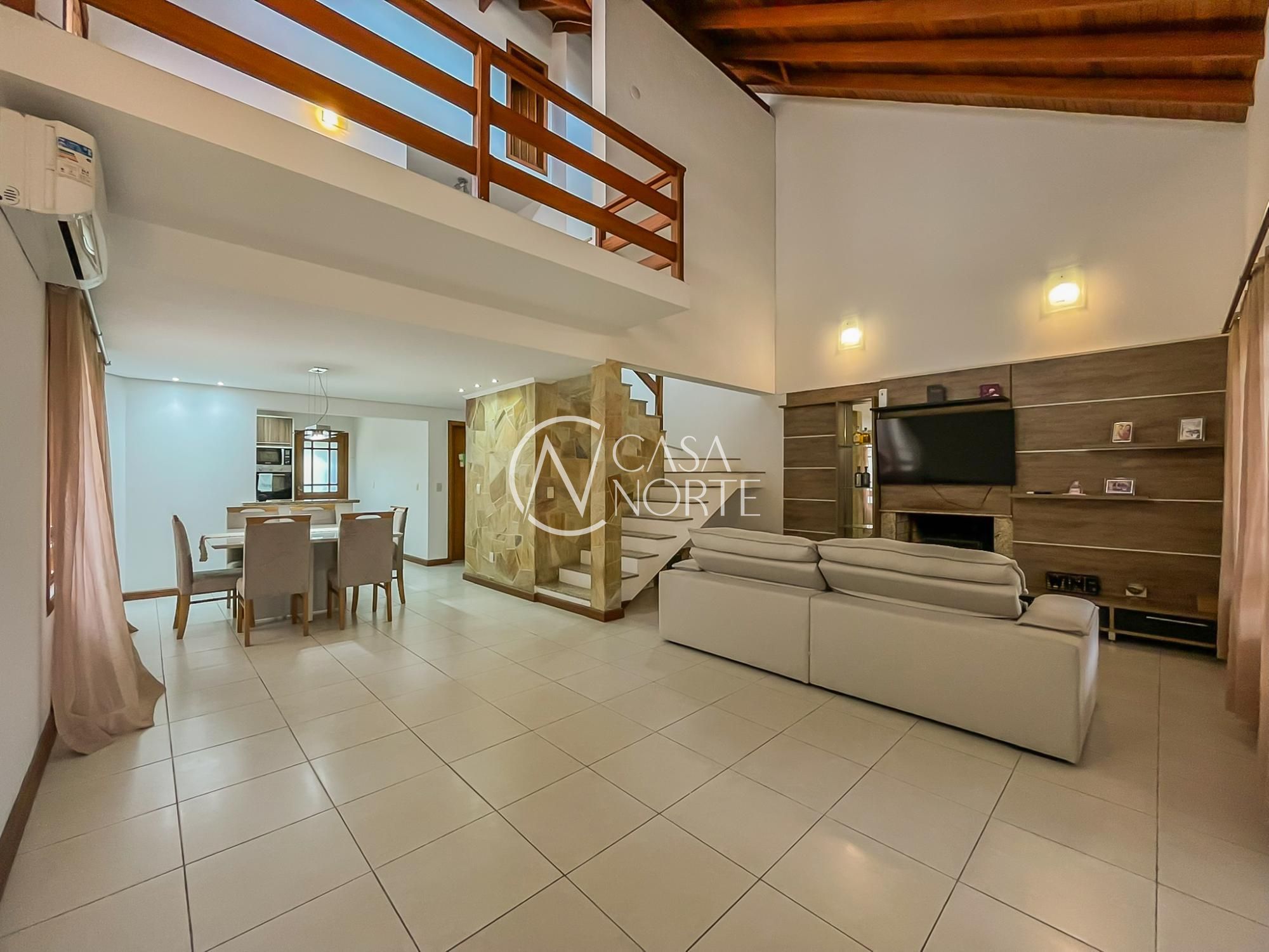 Casa de Condomínio à venda com 3 quartos, 178m², 3 suítes, 4 vagas, Avenida Edgar Pires de Castro no bairro Hípica em Porto Alegre