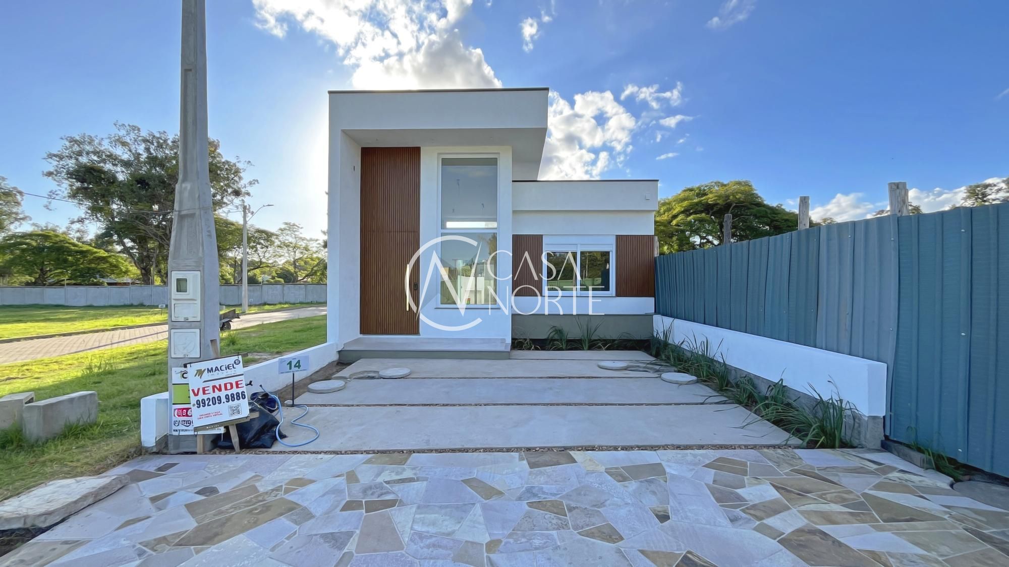 Casa de Condomínio à venda com 3 quartos, 96m², 1 suíte, 2 vagas, Avenida Juca Batista no bairro Hípica em Porto Alegre