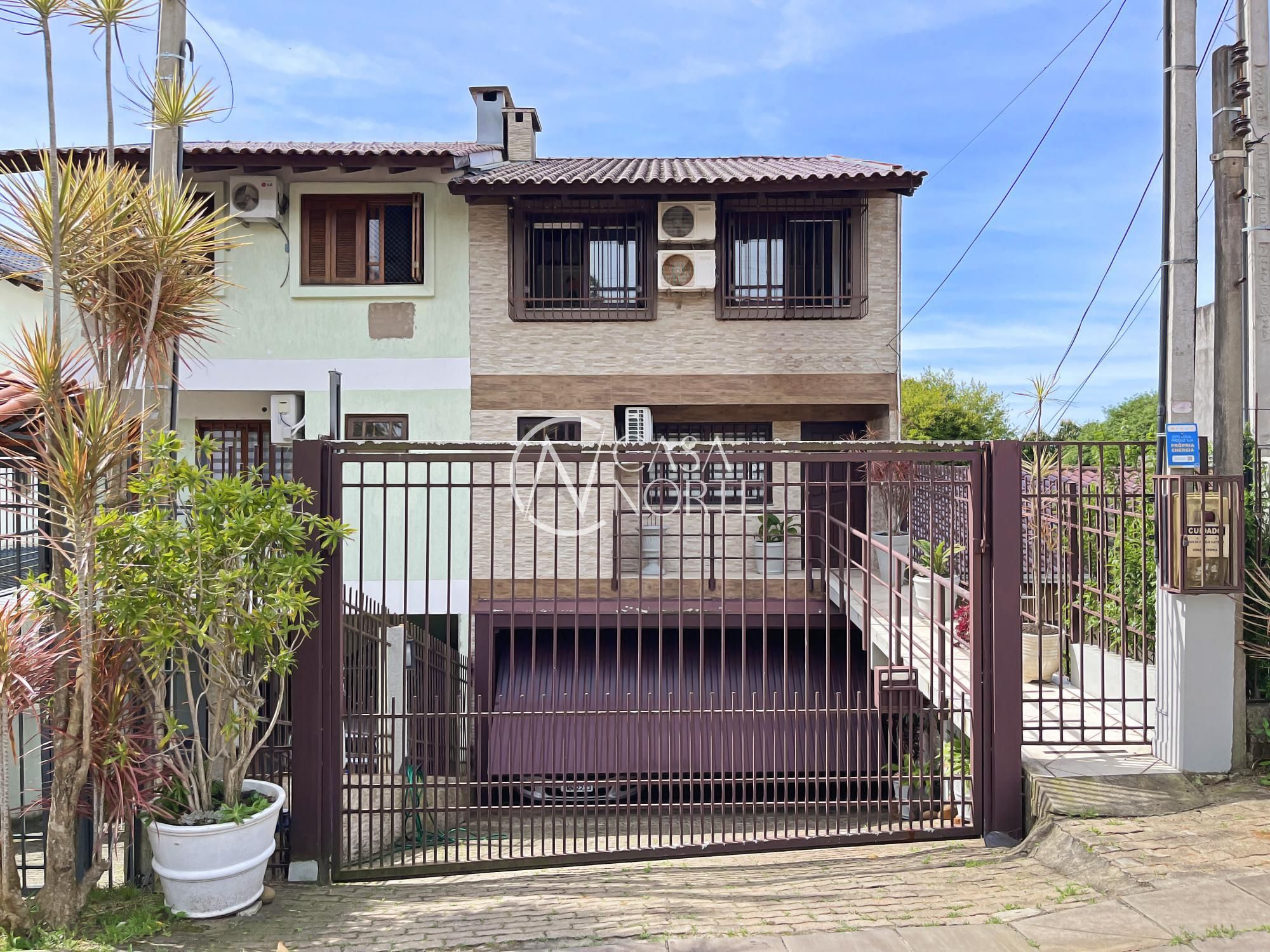 Casa à venda com 3 quartos, 195m², 1 suíte, 2 vagas, Rua Doutor Pitrez no bairro Ipanema em Porto Alegre