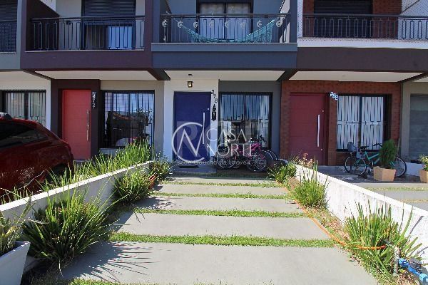 Casa à venda com 2 quartos, 111m², 2 suítes, 1 vaga, Rua Irany de Oliveira Santanna no bairro Hípica em Porto Alegre