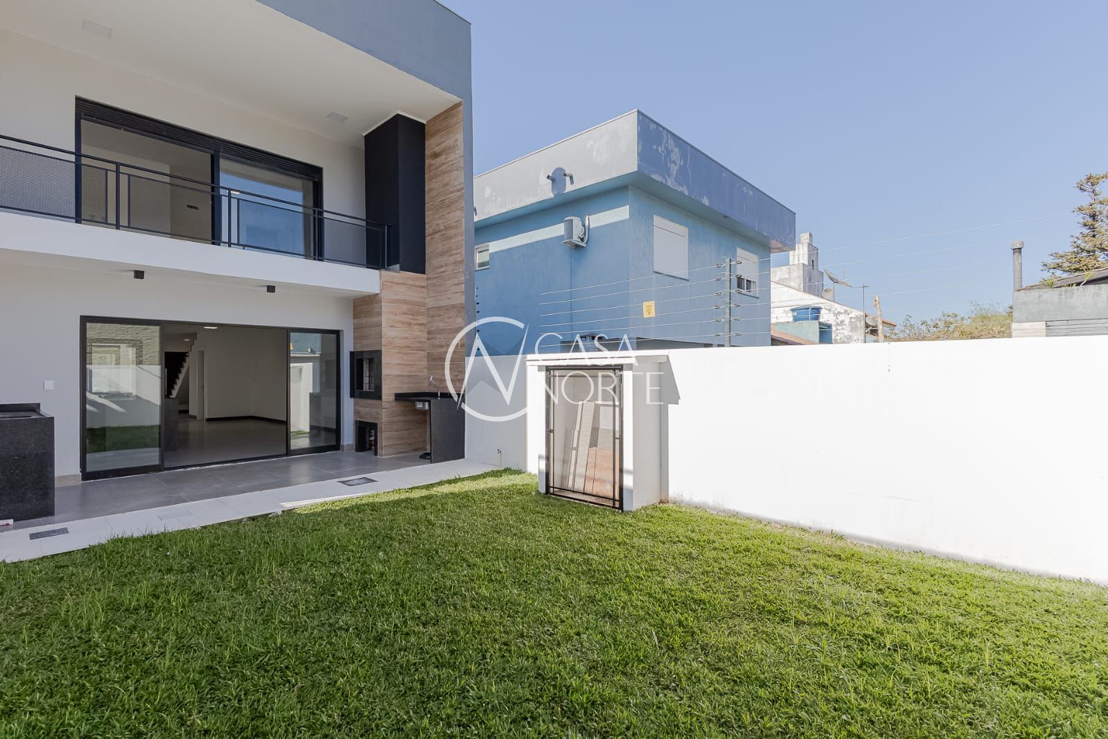 Casa à venda com 3 quartos, 201m², 1 suíte, 2 vagas, Rua Engenheiro Coelho Parreira no bairro Ipanema em Porto Alegre