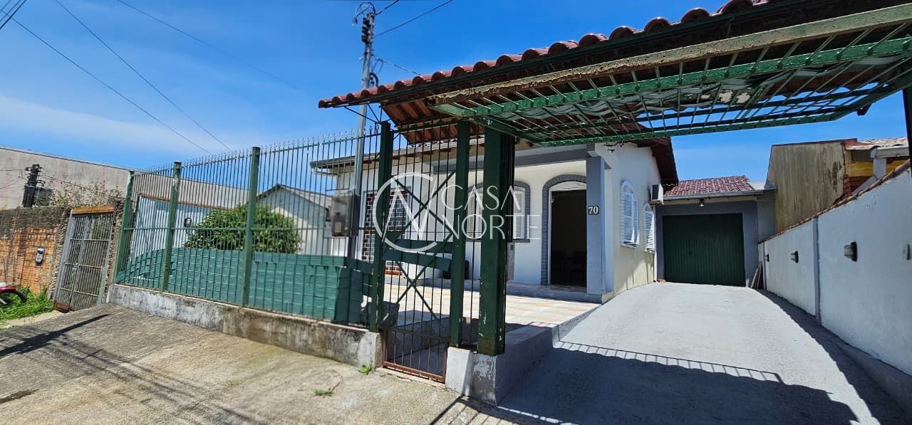 Casa à venda com 4 quartos, 150m², 3 vagas, Rua Altamira Souza Viana no bairro Restinga em Porto Alegre