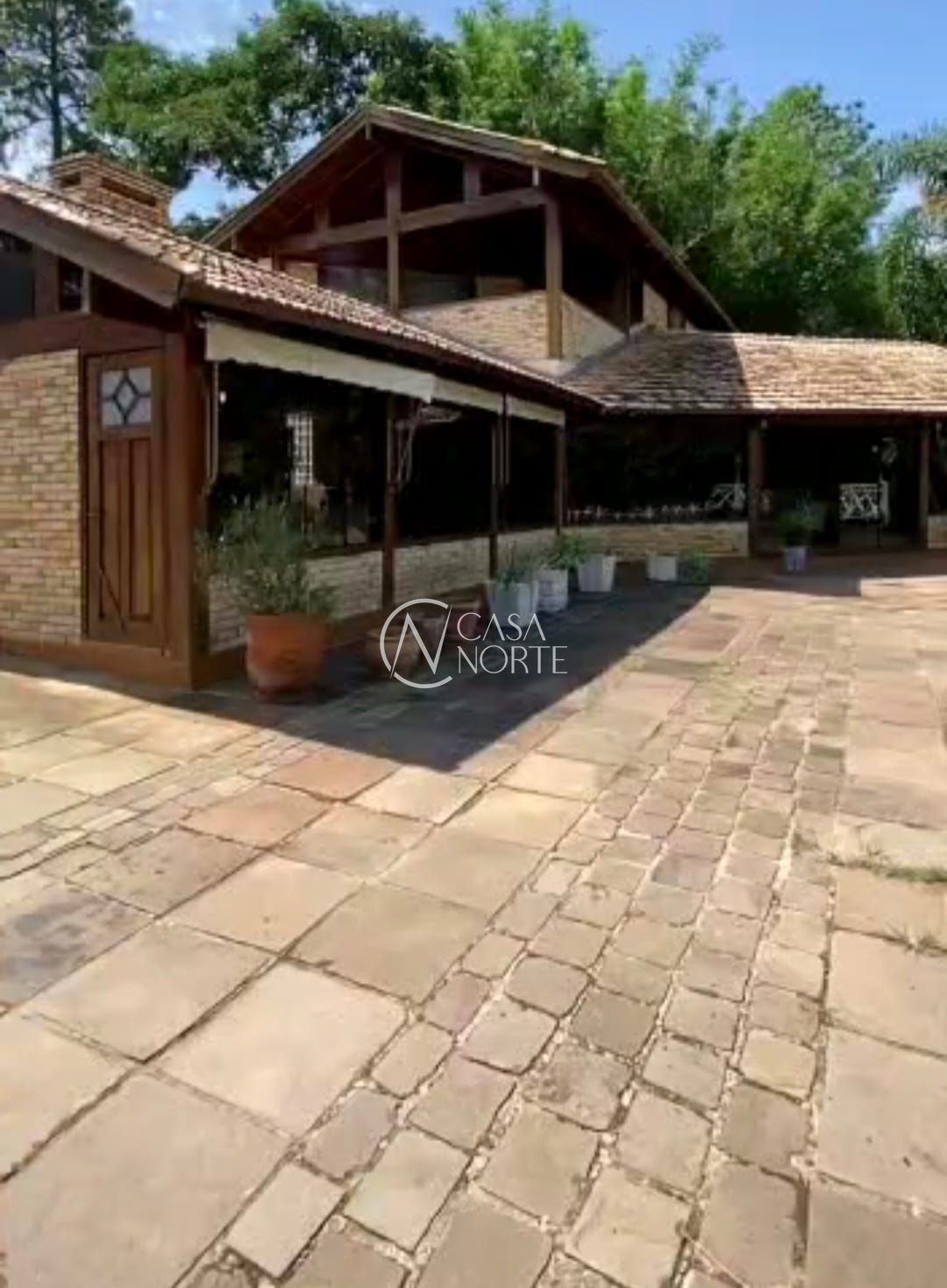 Sítio à venda com 3 quartos, 300m², 1 suíte, 5 vagas, Estrada Gedeon Leite no bairro Hípica em Porto Alegre